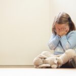 France-Une-fillette-de-3-ans-retrouvee-seule-chez-elle-sa-mere-etait-decedee-depuis-six-jours